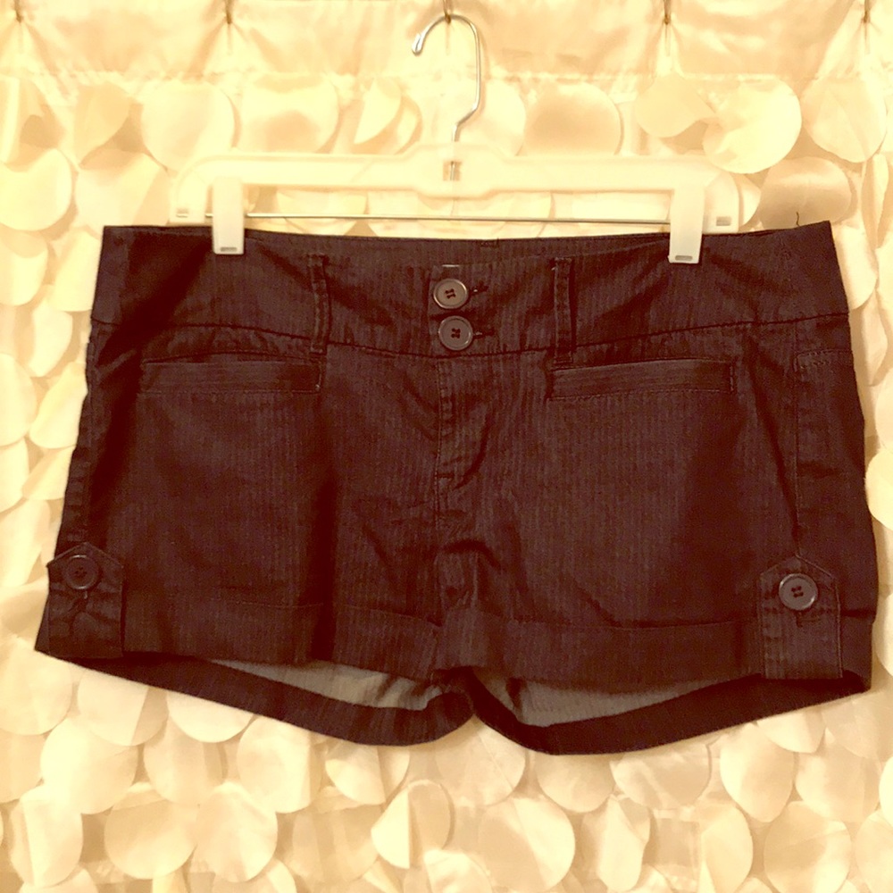 NAVY PINSTRIPE SHORTS